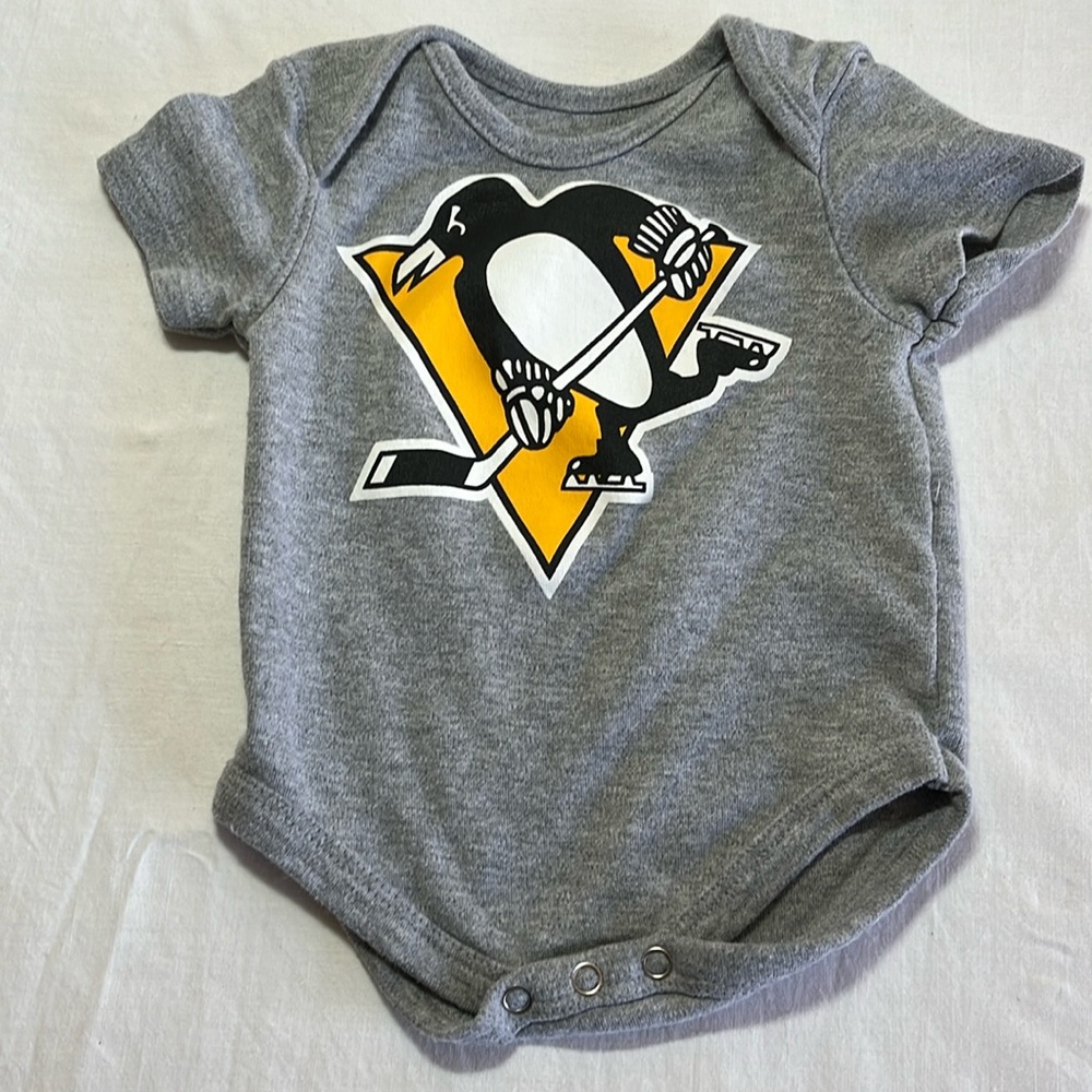0-3M Pittsburgh Penguins Hockey onesie